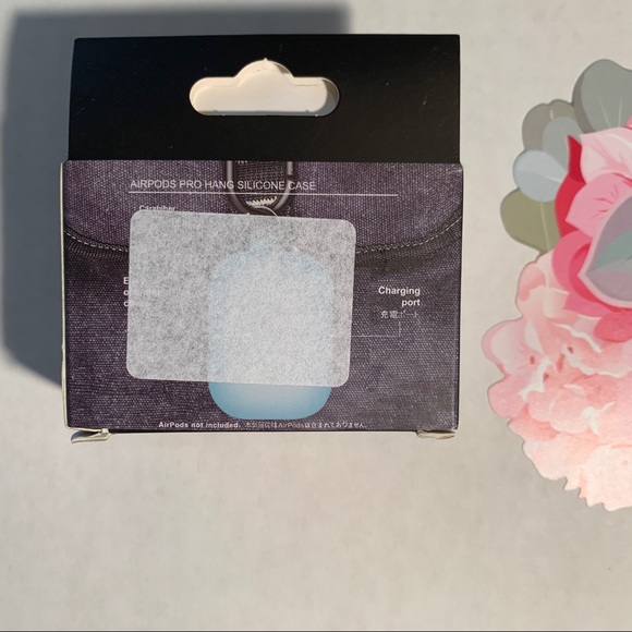 Glow-in-the-dark AirPod Pro case - Picture 5 of 7